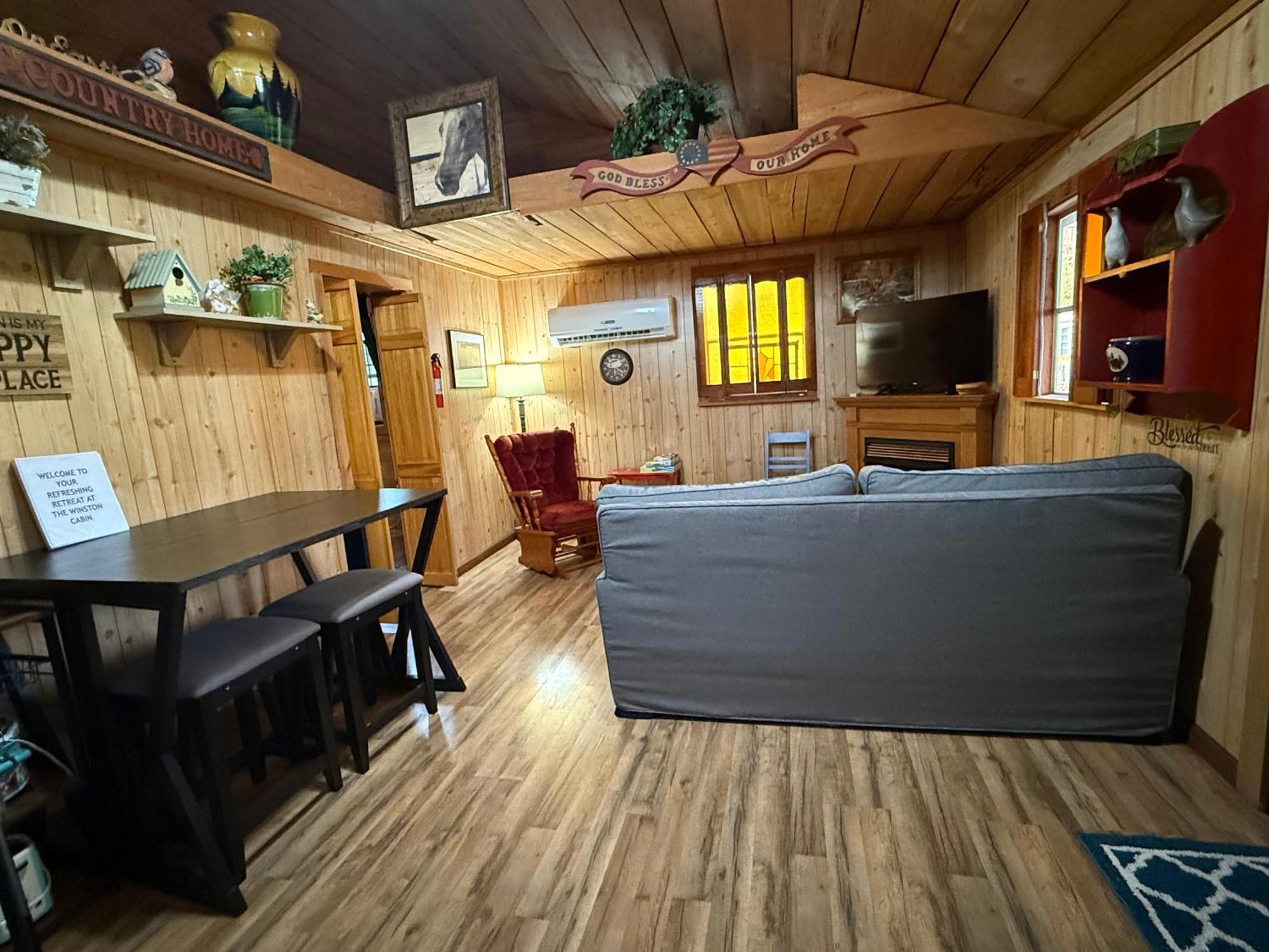 Cozy Cabin Walking Distance To Parkway! Pigeon Forge Kültér fotó